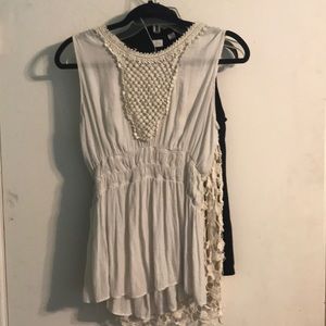 Black and Cream sleeveless tank 3 piece bundle